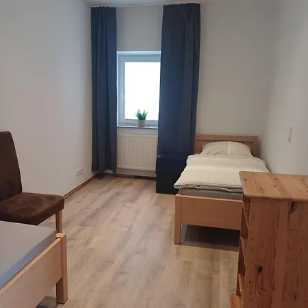 Mit 3 Schlafzimmer Apartment *